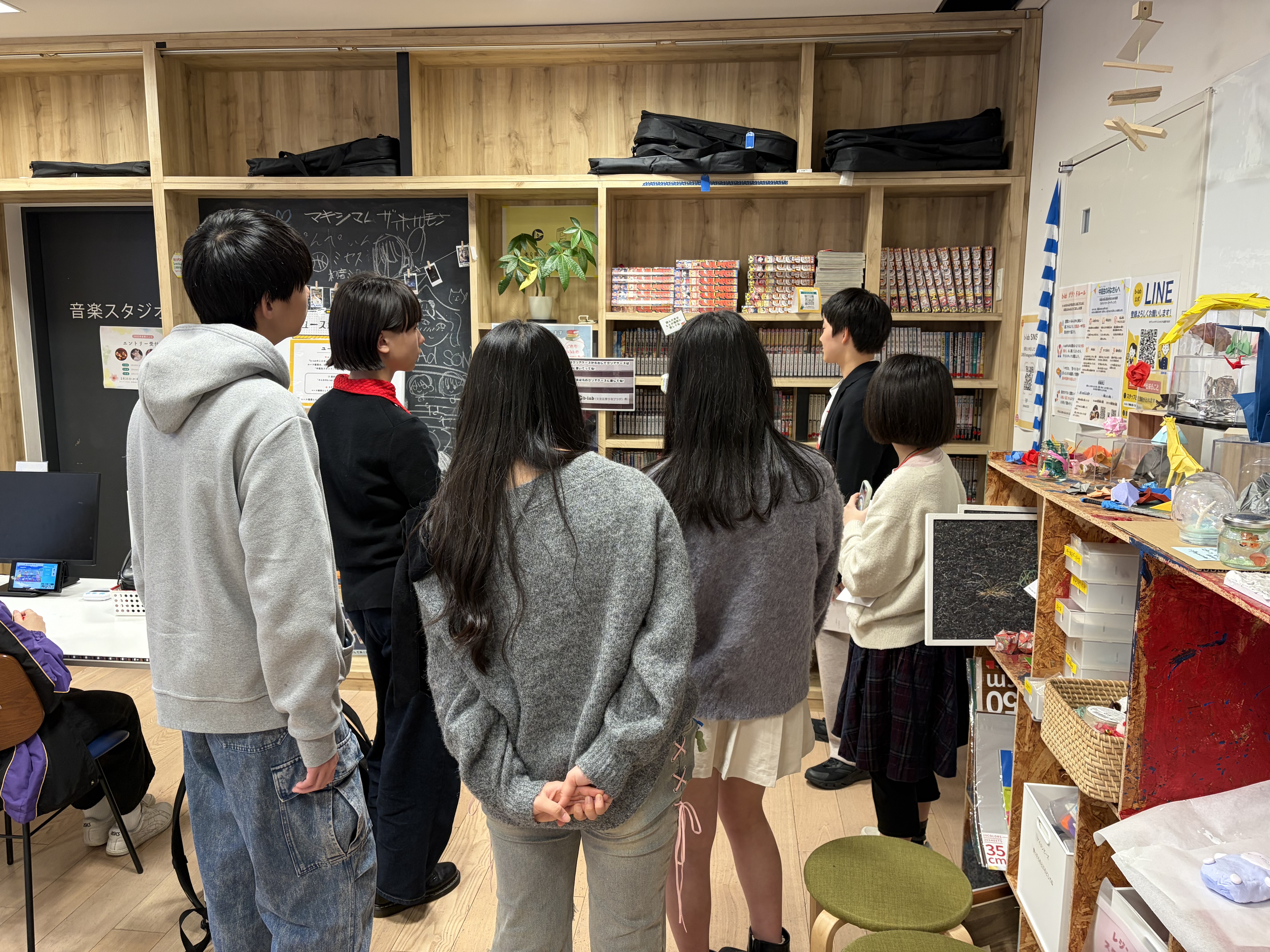 画像：館内ツアーの様子