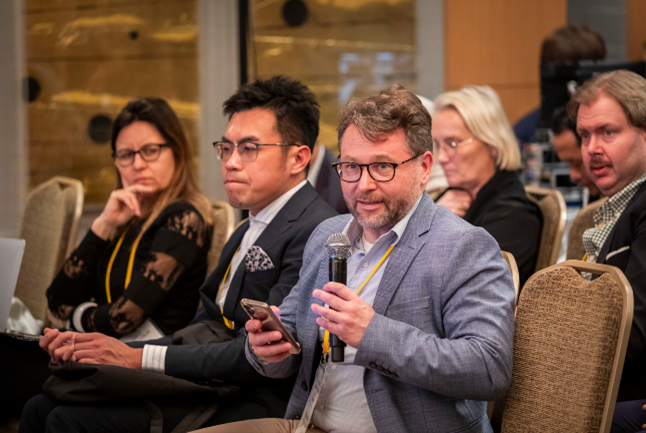 画像：質疑応答の様子（ヘルシンキ）