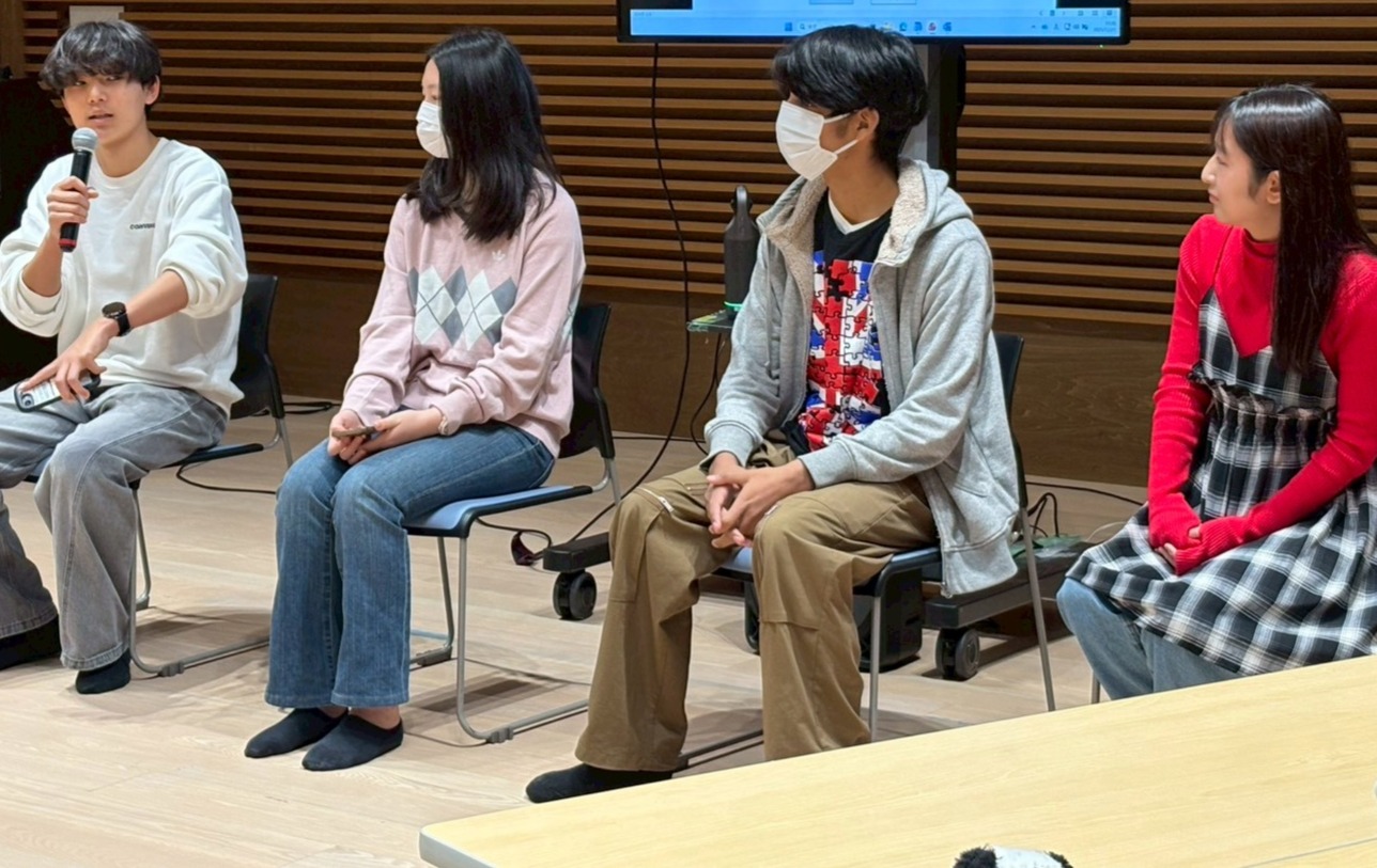 前年度渡航者の経験談の様子