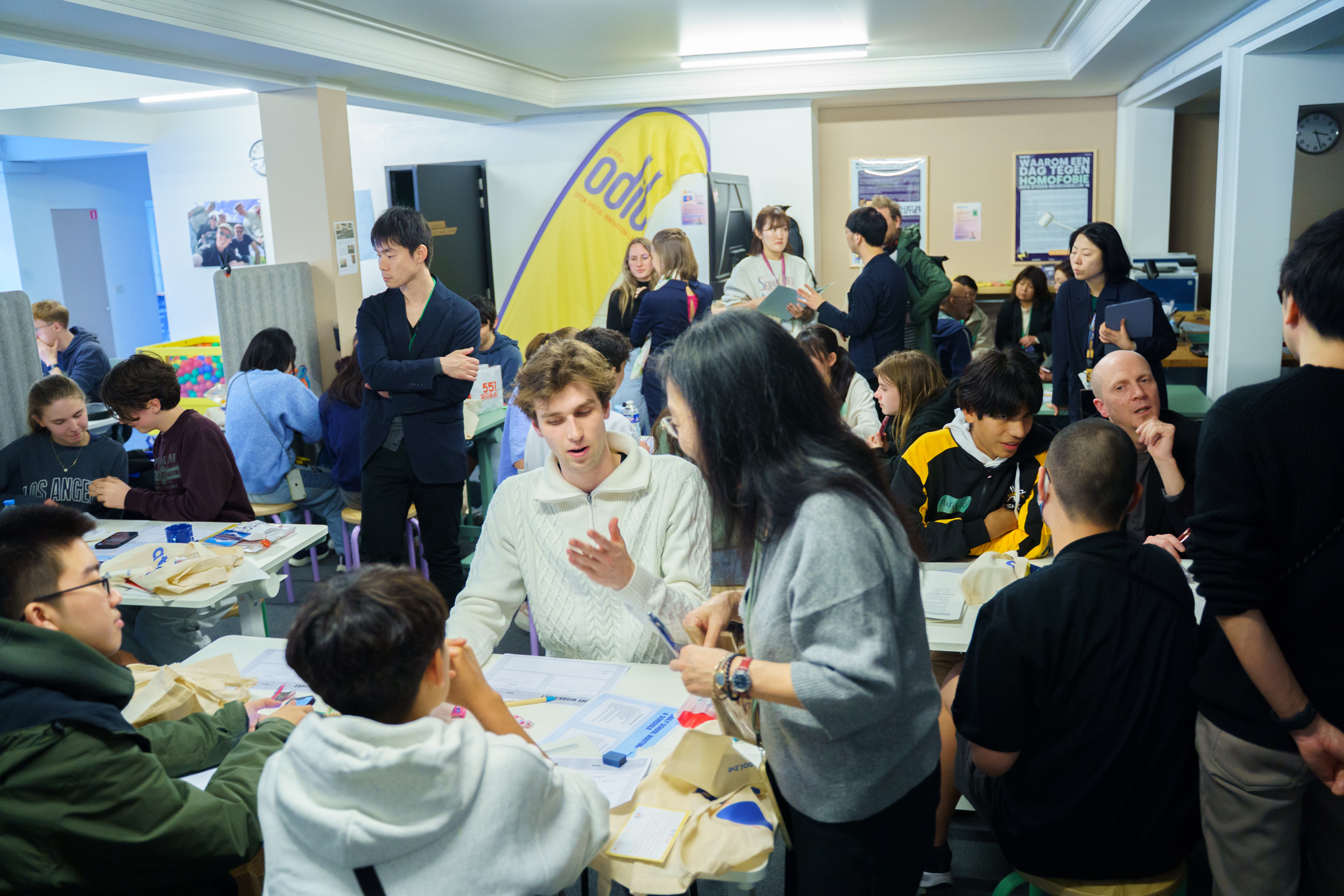 コルトレイク市内中等教育学校交流