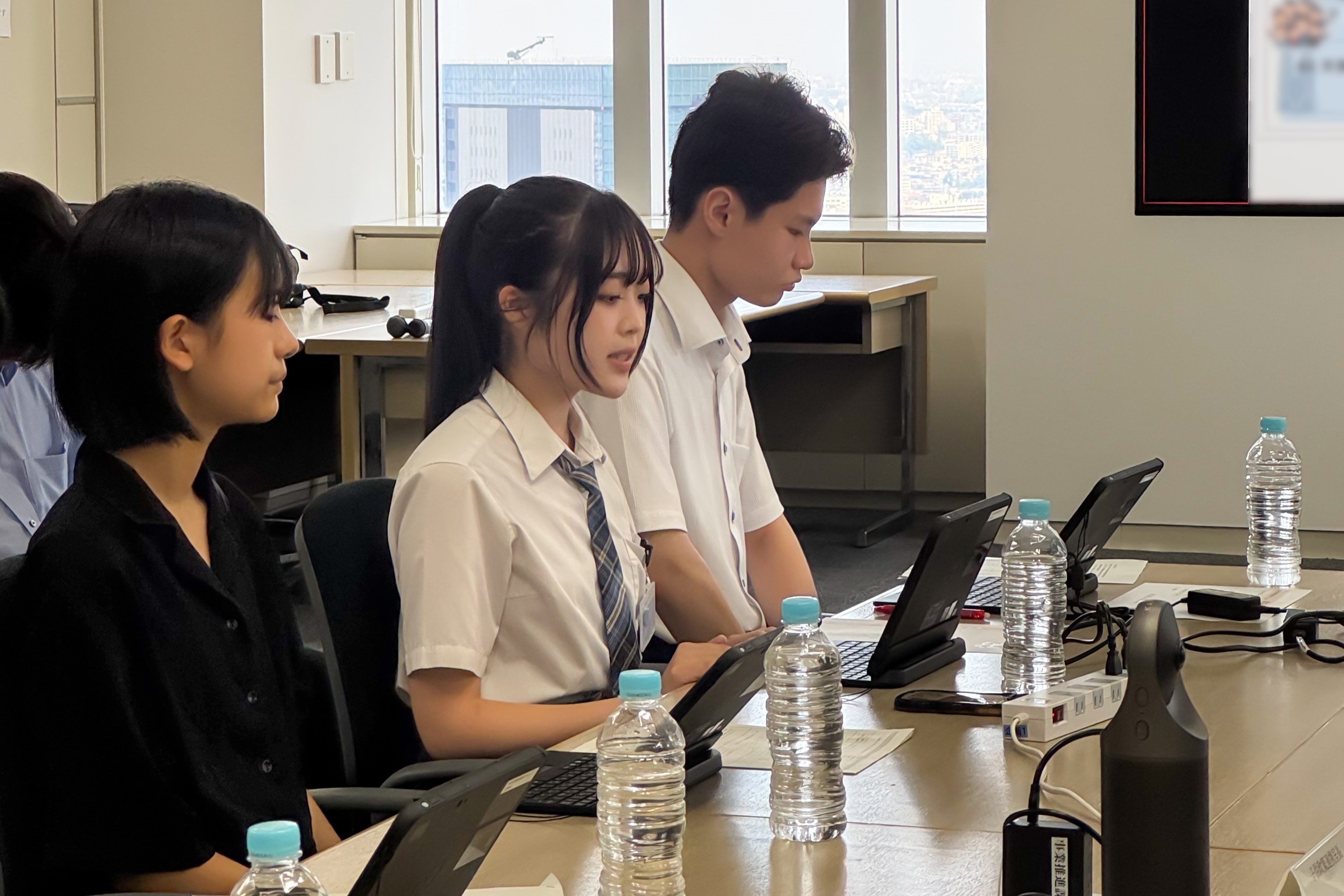 中間報告の様子②