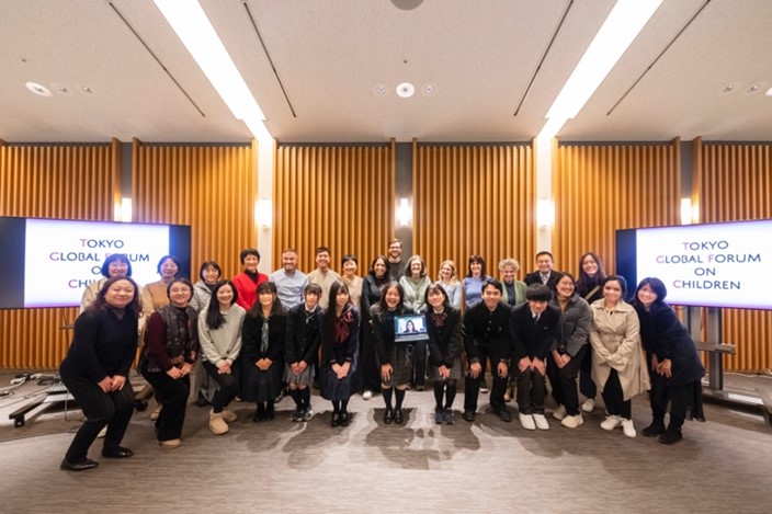 海外都市と中高生海外派遣経験者一同